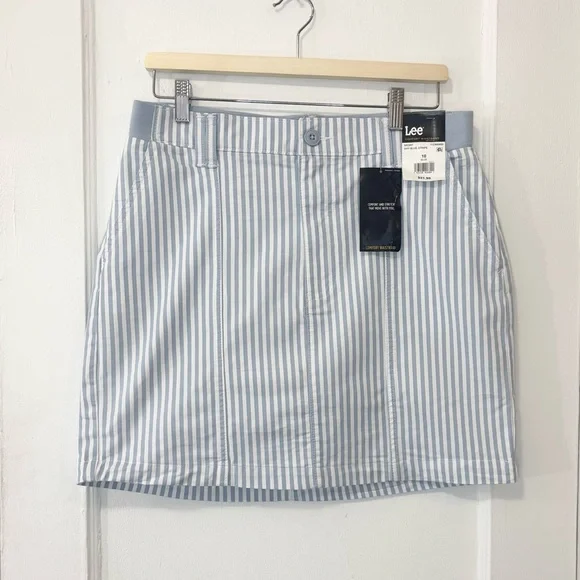 NWT Lee Women’s Mid Rise White & Shy Blue Stripe Cotton Blend Skort, Size 10 - Picture 2 of 15